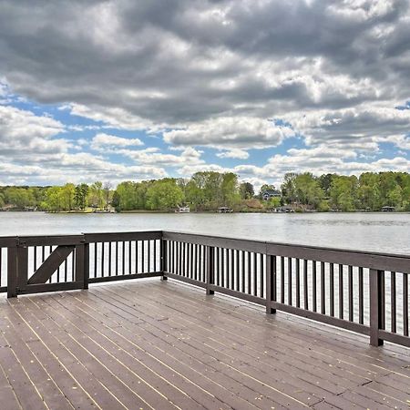 Waterfront Cottage With Boat Dock And 3 Decks! Bracey Esterno foto